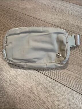 Lululemon Everywhere Bag, 1L